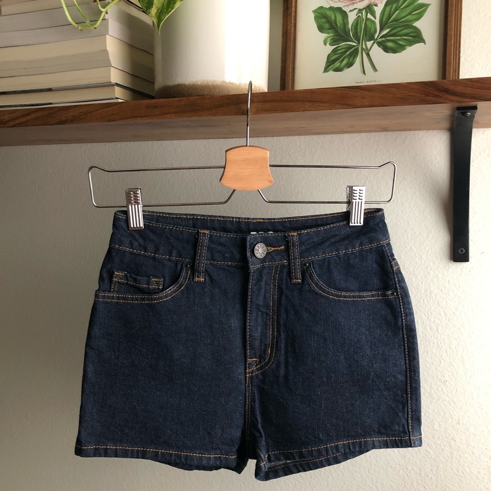 BDG High-Rise Erin 5 Pocket Shortie Dark Wash